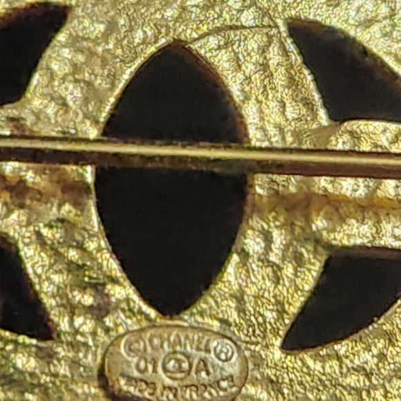 Chanel Brooch - Picture 7 of 7